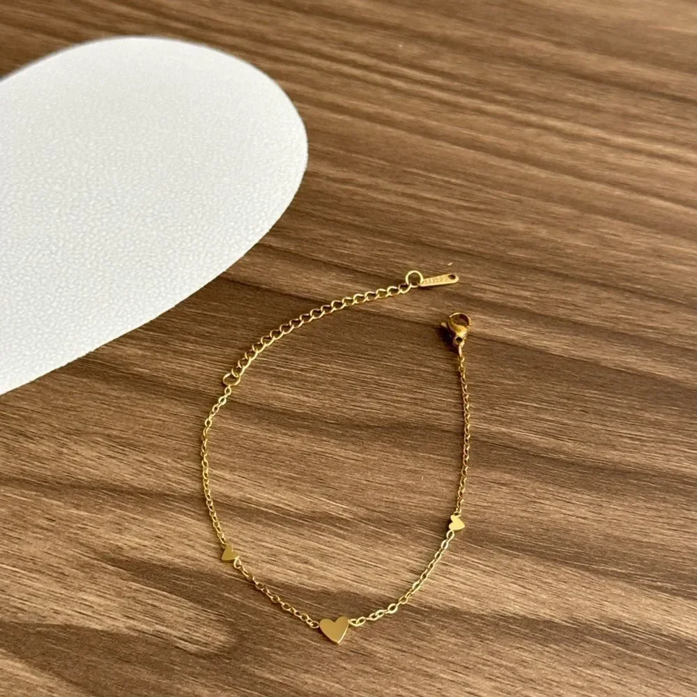 Dainty Heart Bracelet Q38